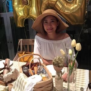 Meet your Posher, Eva